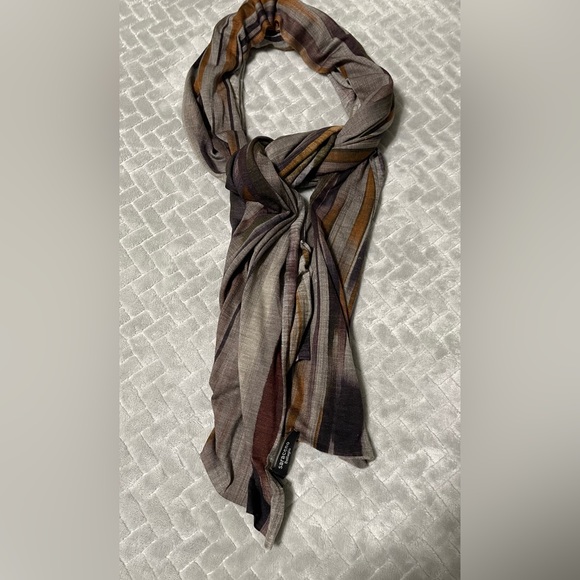 Saraceno Bellagio Accessories - Stunning Saraceno Bellagio Italian Wool
Scarf / Wrap